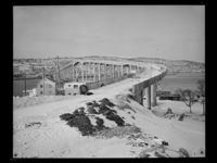 6. Tromsøbrua - no-nb digifoto 20150123 00063 NB MIT FNR 19376.jpg