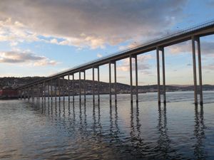 Tromsøbrua september 2013.jpg