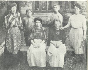 Trykkeripersonalet i avisa Akershus omkring 1910.jpg