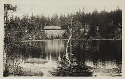 Holmenkollbanen ved Lillevann stasjon. Ukjent fotograf/Nasjonalbibliotekets bildesamling