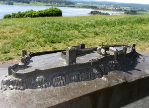 Tunsberghus bronsemodell Slottsfjellet.jpg