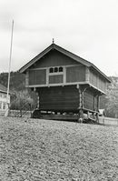 9. Tveit, Telemark - Riksantikvaren-T164 01 0008.jpg
