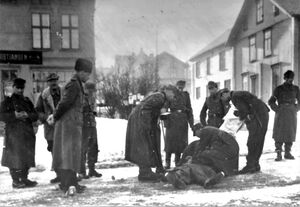 Tysk soldat skutt på Raufoss torv 27.mars 1944.jpg