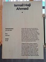 Minneboka i Hegnhuset på Utøya. Ismail Haji Ahmed 19 år fra Hamar. s. 1. Foto: Eva Rogneflåten (2022).