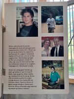 Minnebok i Hegnhuset på Utøya. Simon Sæbø 18 år Salangen, s. 2. Foto: Eva Rogneflåten 2022