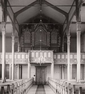 Uggdal kyrkje interiør 2.jpg