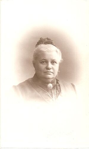 Ukjent dame (Finne, Carl Johansgade 19 Kristiania).jpg