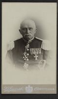 48. Ukjent mann i militæruniform - no-nb digifoto 20160425 00154 bldsa EYDE 5 03A 034.jpg