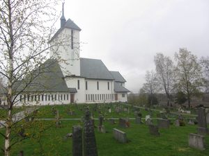 Ullensaker kirke 2012.jpg