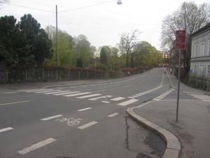 Ullevålsveien Oslo ved Vår Frelsers gravlund 2012.jpg