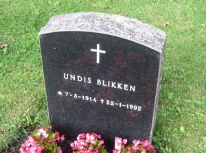 Undis Blikken gravminne.jpg