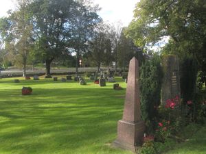 Undrumsdal kirkegård i Re kommune 2012.jpg