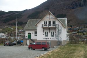 Ungdomshuset Vaarvon 2.jpg