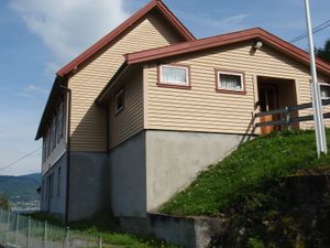 Ungdomshuset i Feios.jpg