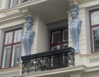 253. Uranienborg terrasse Oslo 2013 hermepilastre.jpg