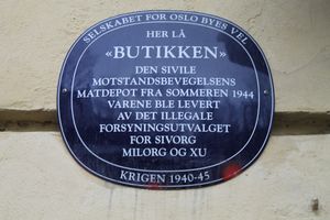 Uranienborgveien 9 i Oslo Butikken blå plakett.JPG