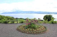 Urtespiral med prydvekster ved Hovelsrud gård, Helgøya - 2.JPG