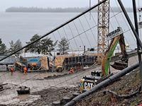 Arbeider med nasjonalt minnested ved Utøyakaia. Foto: Eva Rogneflåten, 2020