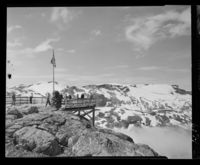 22. Utsikt Geiranger - no-nb digifoto 20160225 00176 NB MIT FNR 06071.jpg