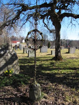 Våler kirke - smijernsgravminner 04.JPG