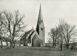 Vålerenga kirke, oppført 1902, sammen med Holger Sinding-Larsen. Foto: Riksantikvaren (1920).
