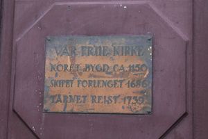 Vår Frue kirke Trondheim plakett 01.JPG