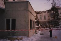 Hospitset rives, våren 1995. Foto: Torgrim Rolfsen