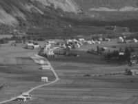 15. Valle, Fredtun (gnr 45-13) og Vallebygda i 1958.JPG