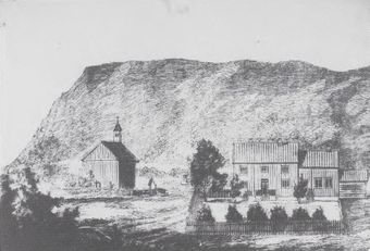 Valle stavkyrkje og prestegarden.JPG