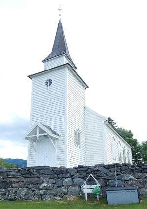 Vangsnes kirke.JPG