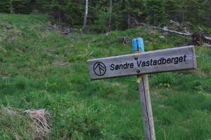 Vastadberget søndre skilt 2021.jpg