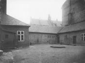 Bakgården i Tomtegata 10 i 1920. Foto: Oslo Museum