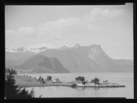 56. Veblungsnes - Innfjorden - no-nb digifoto 20150219 00217 NB MIT FNR 16531 A.jpg