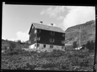 70. Ved Høgeset seter ved Tyinveien, Valdres - no-nb digifoto 20150226 00147 NB MIT FNR 00280.jpg