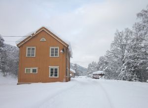 Veggli stasjon Numedalsbanen 2012.JPG