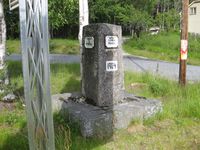 Vegmerke i Krossli. (Foto: Olav Momrak-Haugan, 2011)