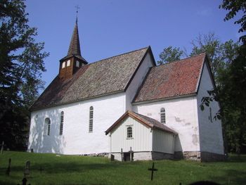 Veoy middelalderkirke.jpg