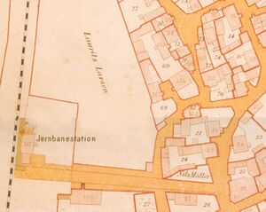 Vestfossen 1879 (sk0027) - utsnitt rundt Jernbanestasjonen.jpg