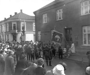 Vestfossen guttemusikkorps (oeb-250197).jpg