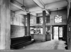 Fra vestibylen, sett mot Kirkeveien. Foto: Robert Charles Wilse/Oslo Museum (ca 1955).