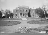 Hovedbygningen på Vestre Grefsen, oppført 1900, ark. Harald Olsen. Foto: Anders Beer Wilse/Oslo Museum (1940).