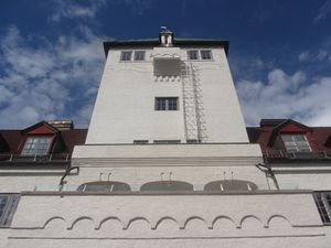 Villa Grande fasade med tårn 2012.jpg