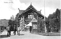 Vinstra stasjon, tegnet av Paul Due og oppført av Strømmen Trævarefabrik. Kilde: Jernbanemuseet