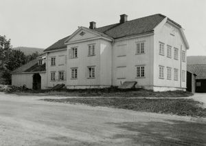 Voksen Vestre, Oslo - Riksantikvaren-T046 01 0956.jpg