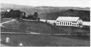 Vonheim og Bostadhaugen.jpg