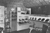 Standen til skofabrikken Wildaria på utstillingen. Foto: Faksimile fra Haldenforeningen i Oslo 1949-1959 (1959)