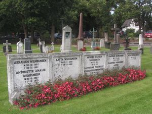 Wilhelmsen familiegravsted Tønsberg gamle kirkegård.jpg
