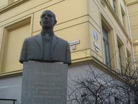 Byste av William Farre ved Møllergata skole i Oslo. Foto: Stig Rune Pedersen