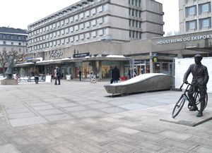 Winston og sykkelmann, solli 2.JPG